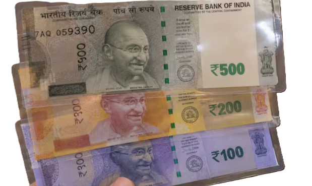 Is India Ready to Replace Paper Notes with Plastic?